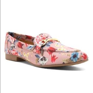 Floral pink shoes 🌷